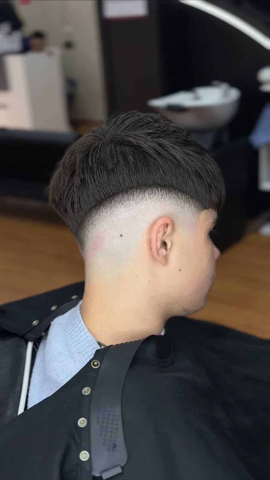 Taper francés con flequillo recto y desvanecido limpio, por Juseph